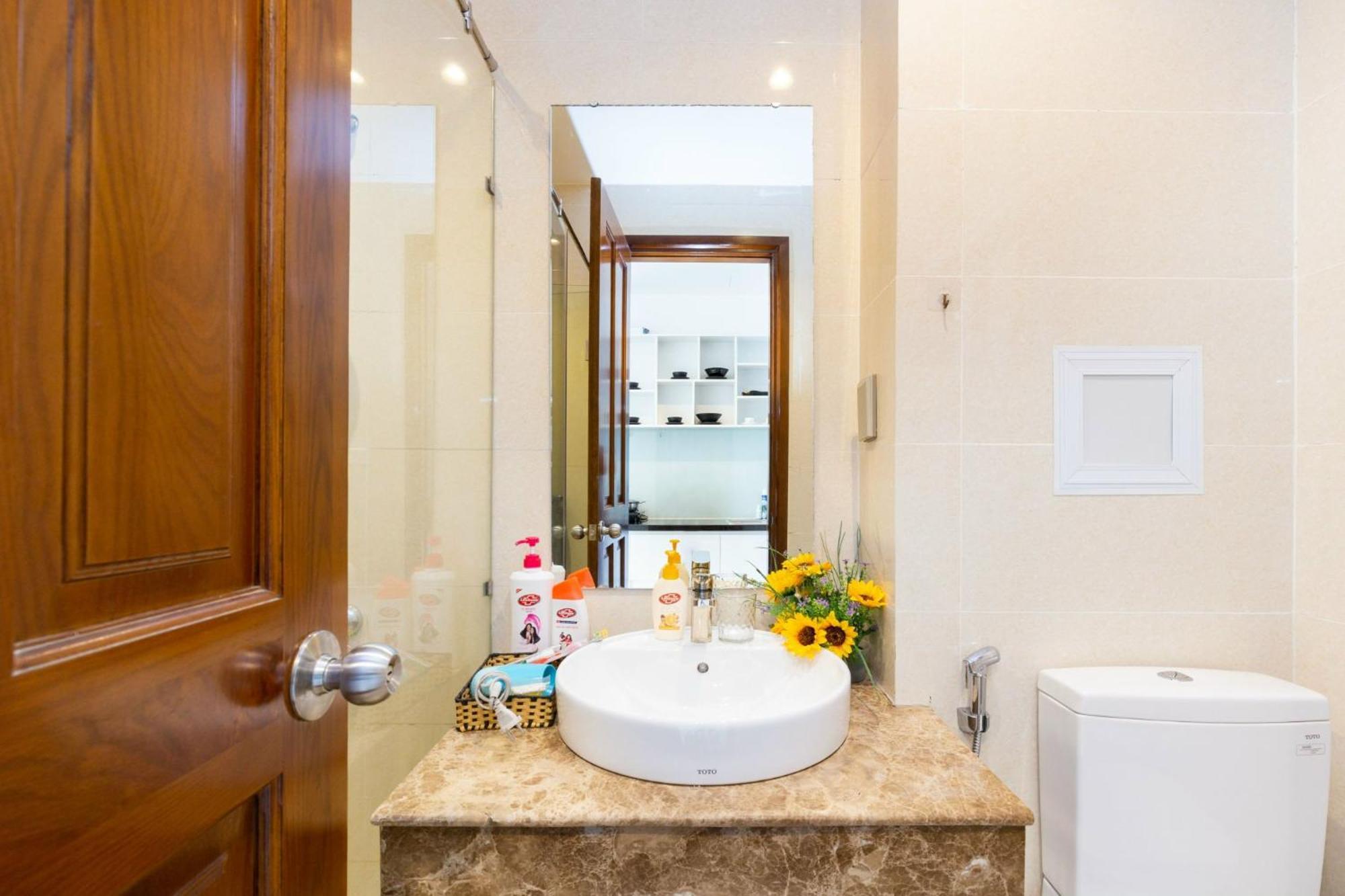 Sky Homes Near Airport Ho Chi Minh City Bagian luar foto